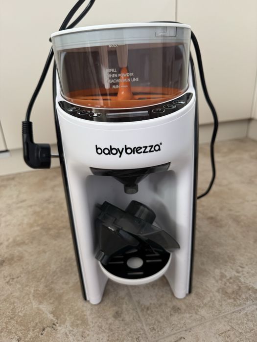 Машина за правене на адаптирано мляко Baby Brezza  Formula Pro Advance