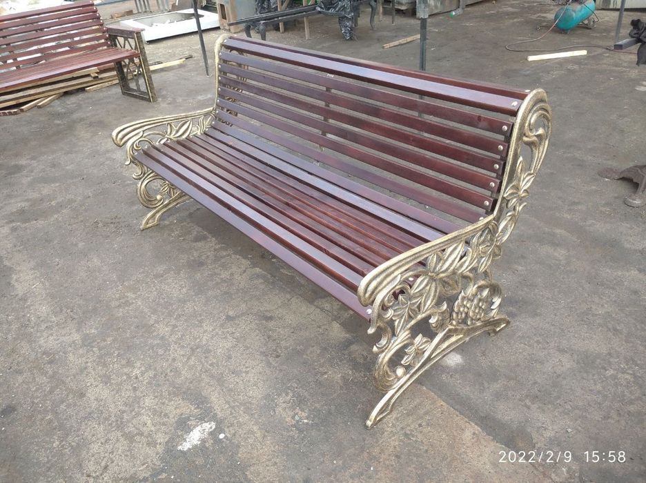 Чугунные скамейки
