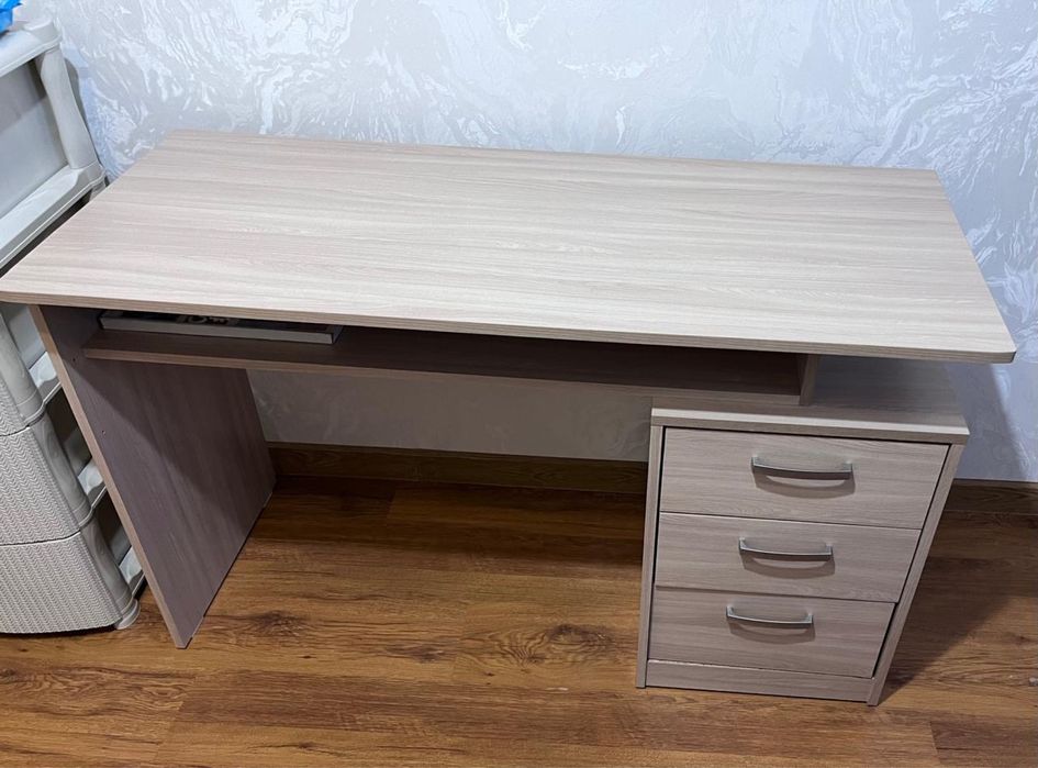 рабочий стол, компьютерный стол