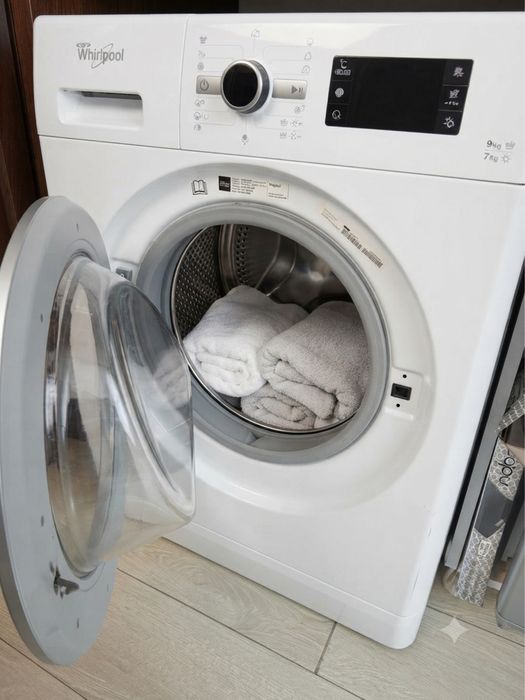 Пералня със сушилня WHIRLPOOL