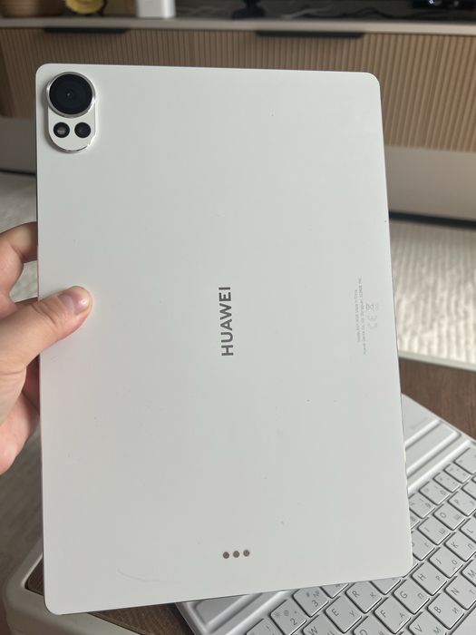 Планшет Huawei MatePad + клавиатура