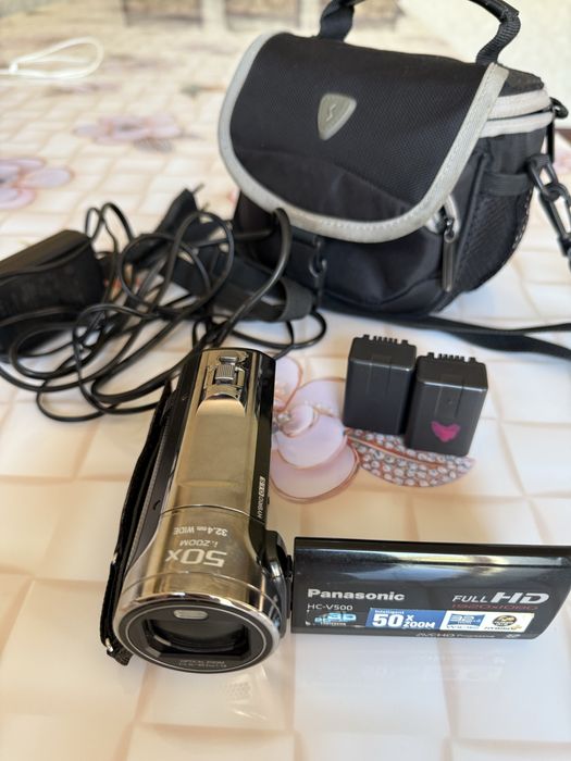 Продам Видеокамера Panasonic HC-V500