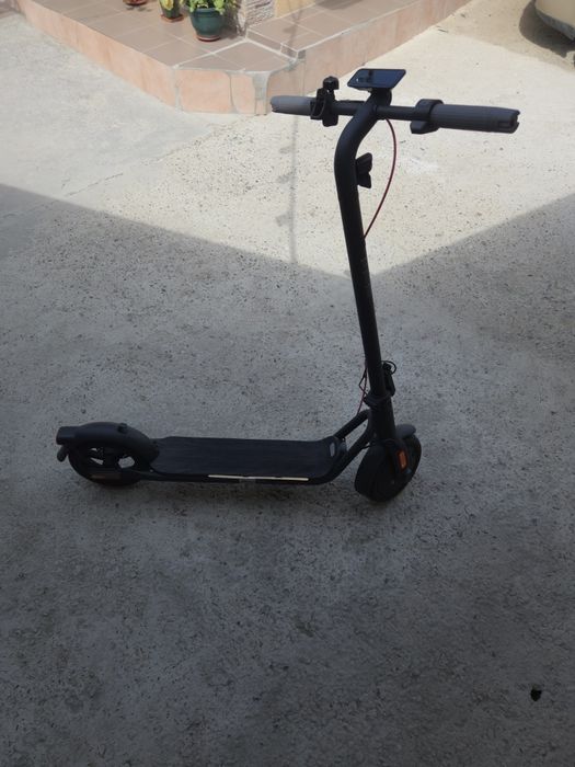 Trotineta electrica Navee V40i