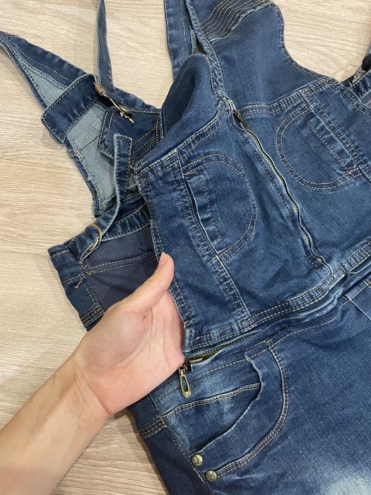 Продам джинсовый комбинезон для беременных