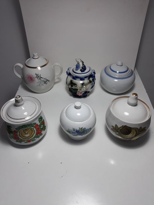 Продам чайные блюдца