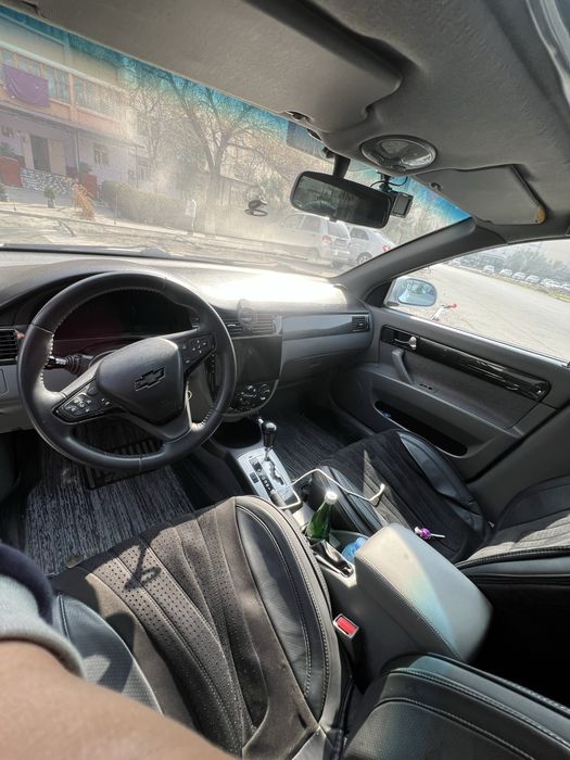 avtomobil chevrolet Lasseti