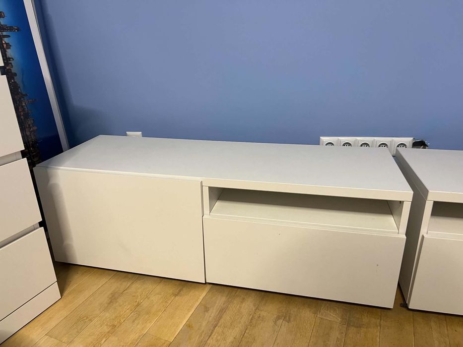 Две бели шкавчета от IKEA