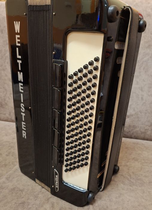 Акордеон  Weltmaister Stela 96basa