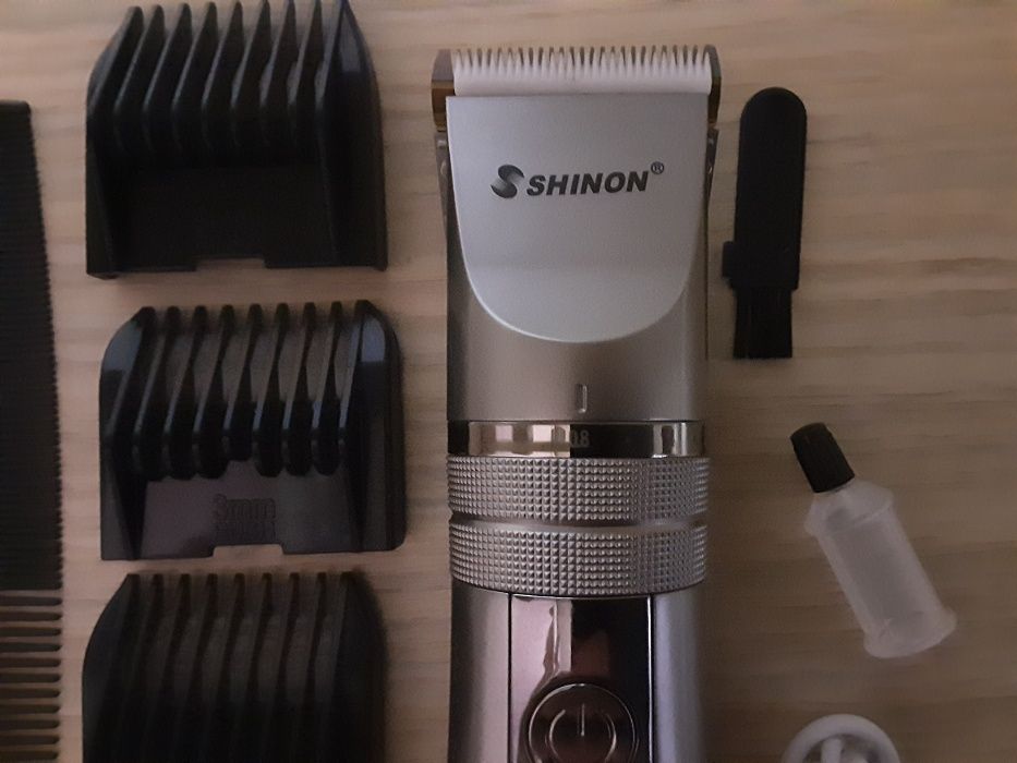 Мощная беспроводная парикмахерская машинка с керамическими ножами!
