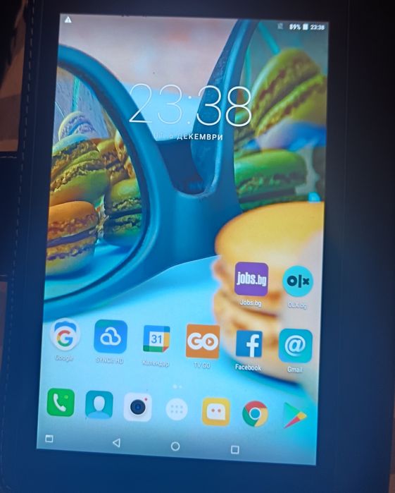 Продавам таблет 8 инча.