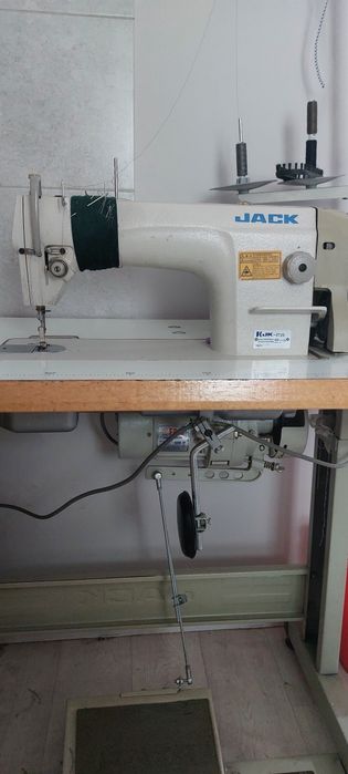 Машинка швейная.