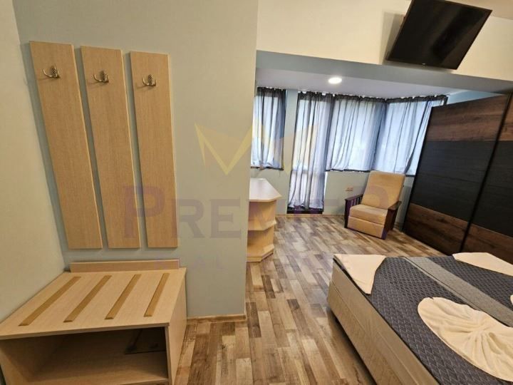 Продава се Тристаен апартамент в к.к. Златни пясъци - 100 кв.м за 1850 €/кв.м - Снимка #2