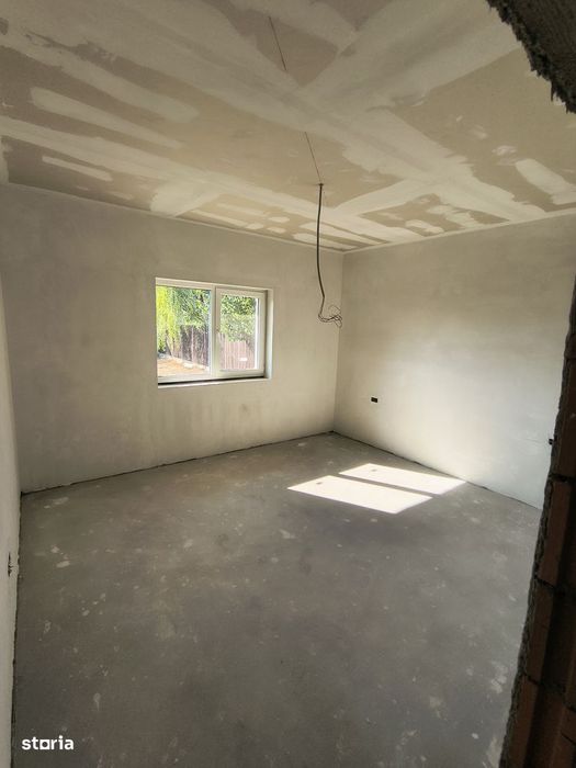 Casă nouă cu 4 camere în zonă liniștită