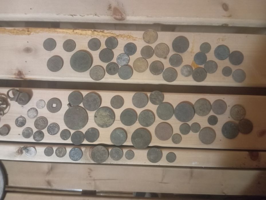 Продам монеты цена 40000