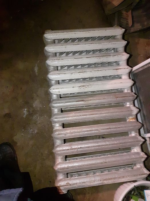 Чугунный батарея.