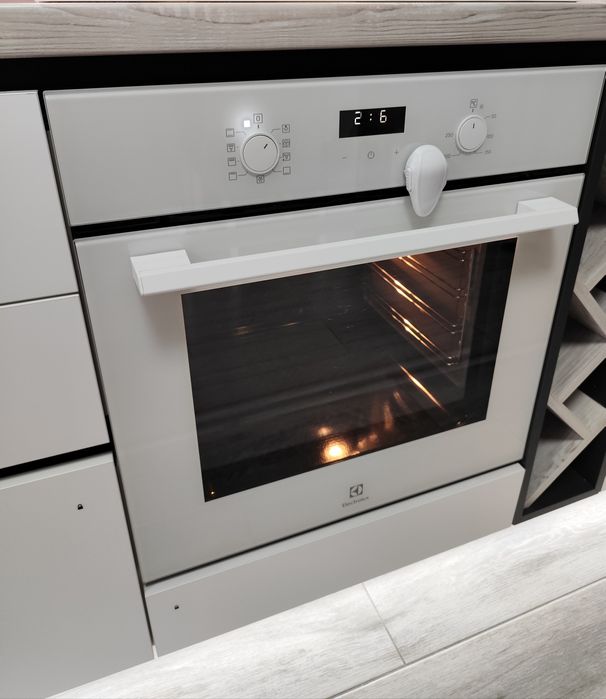 Cuptor electric incorporabil Electrolux SurroundCook® 600 ALB