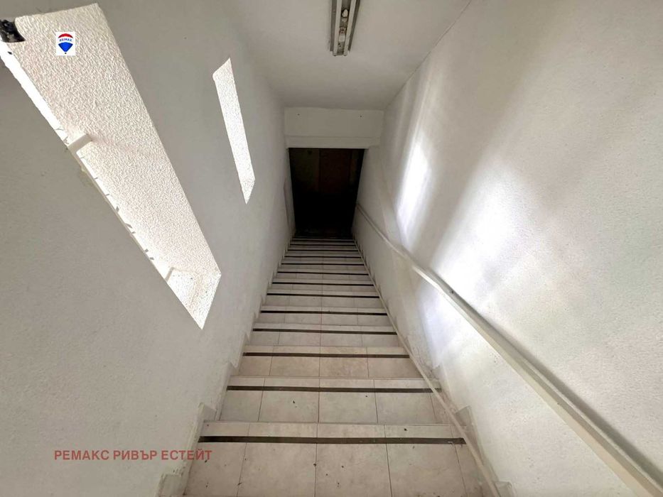 Дава се под наем Магазин в Русе, Център - 330 кв.м за 1275 € - Снимка #7