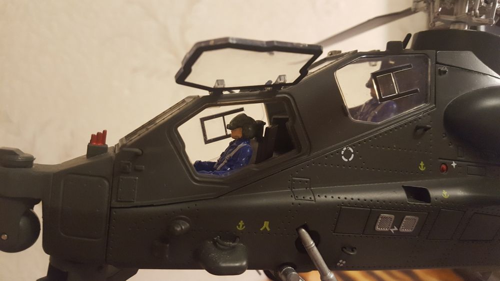 Модель вертолета