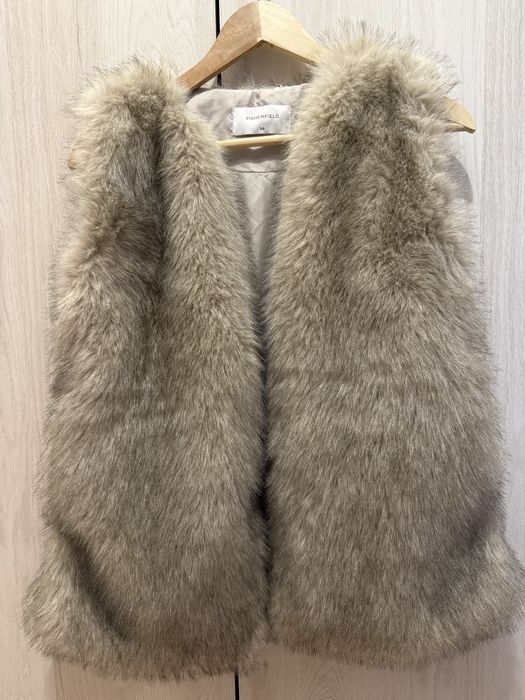 Vesta blana cu buzunare