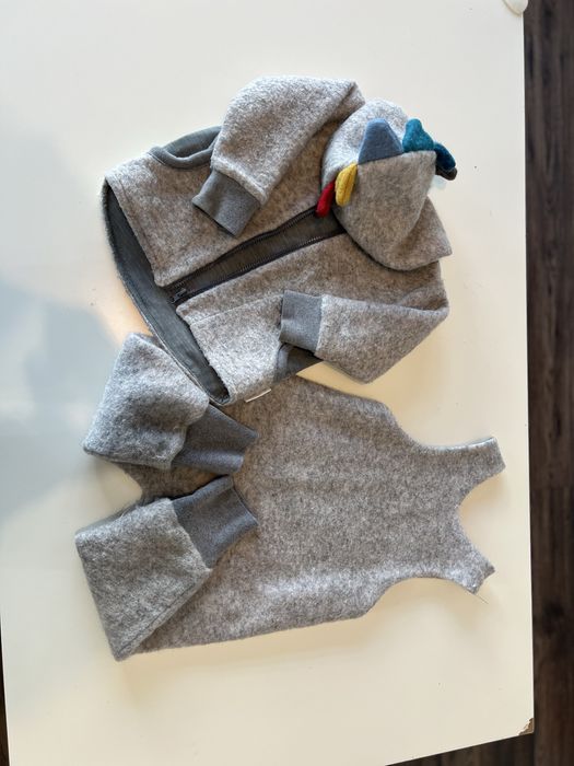 Set geaca si pantaloni din lana dino