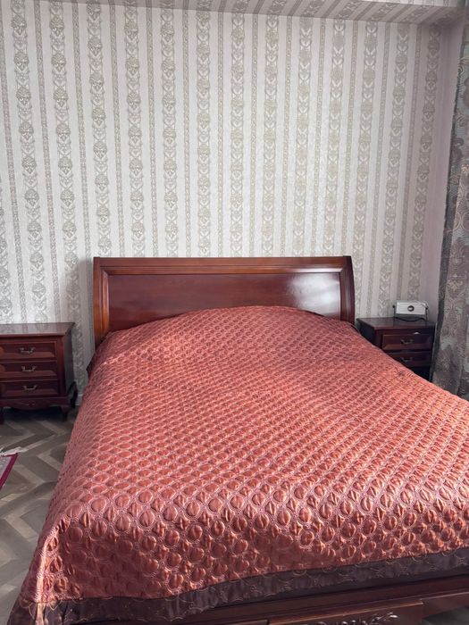 Продаётся спальный гарнитур