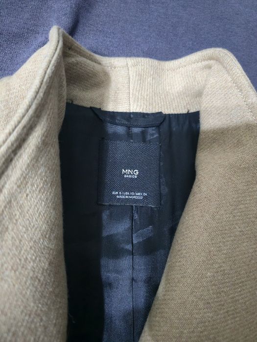 Продам пальто MANGO