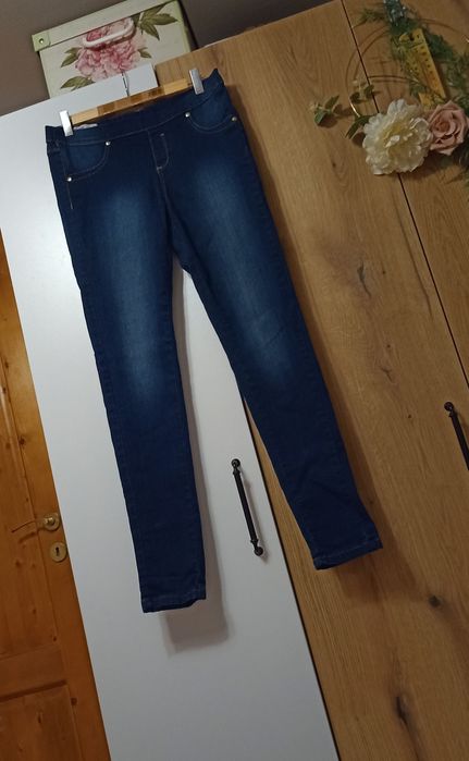 Blugi superbi C&A - reduceri la seturi