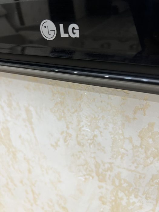 Телевизор LG 121 диаганаль