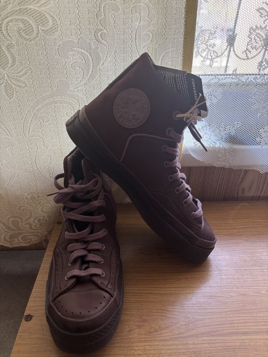 Продаётся новая обувь  «Converse»