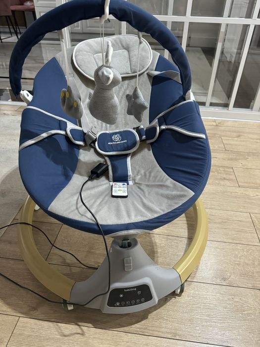 Качалка с рождения с музыкой