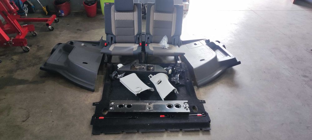 Set conversie scaune de la 5 la 7 locuri touran 1T2 cross 1.4 BMY