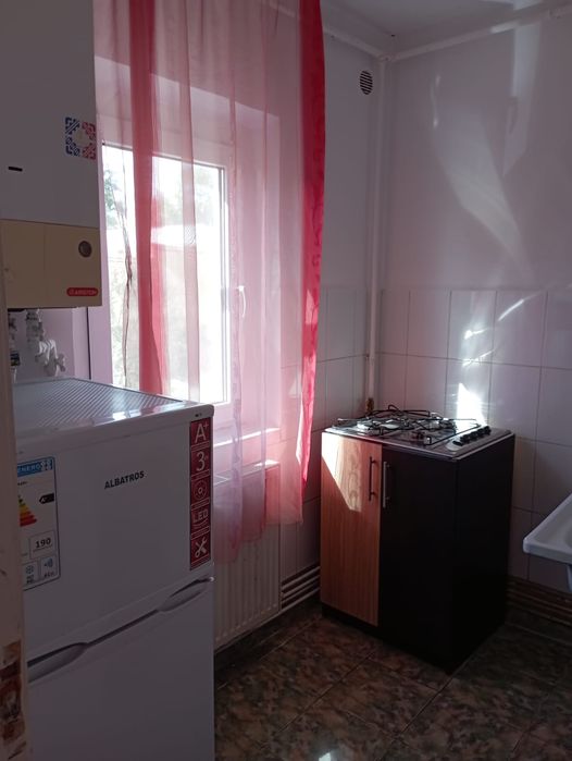 Închiriez garsonieră cf 1 ,zona casa de cultură