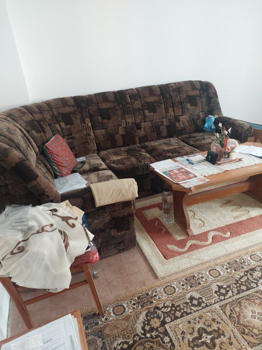 Vand apartament situat un cartierul Noua