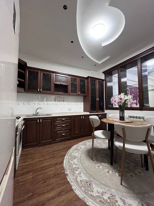 Квартира продается 3/2/8 на Шота Руставелли