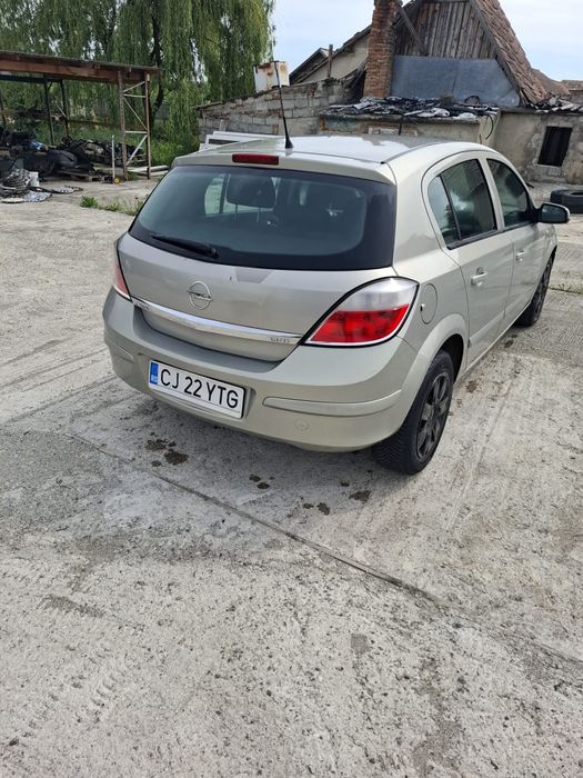 Vând Opel Astra H