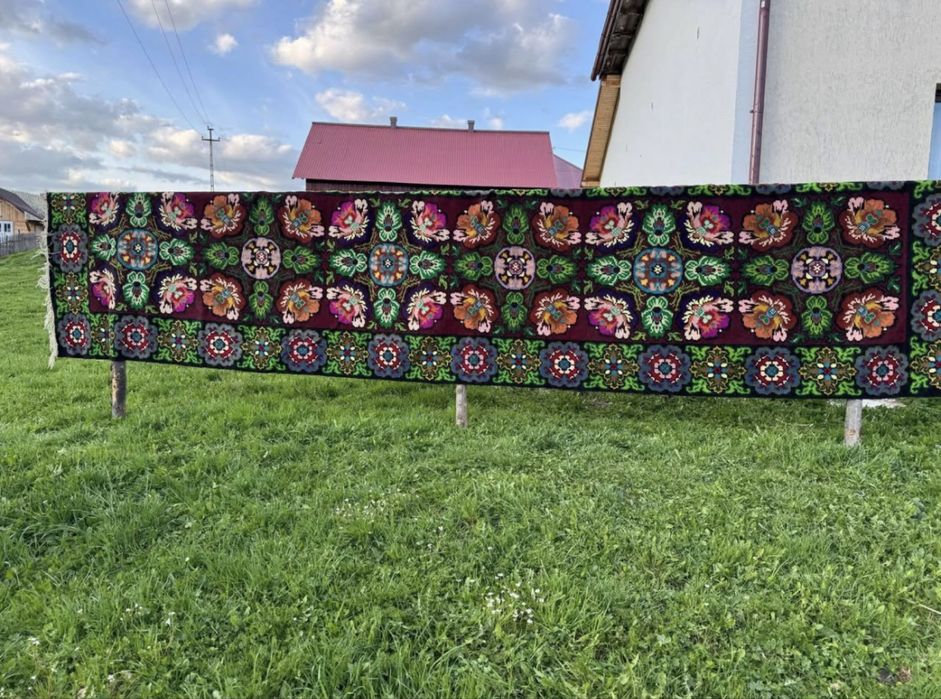 Covor tradițional cu doua fete