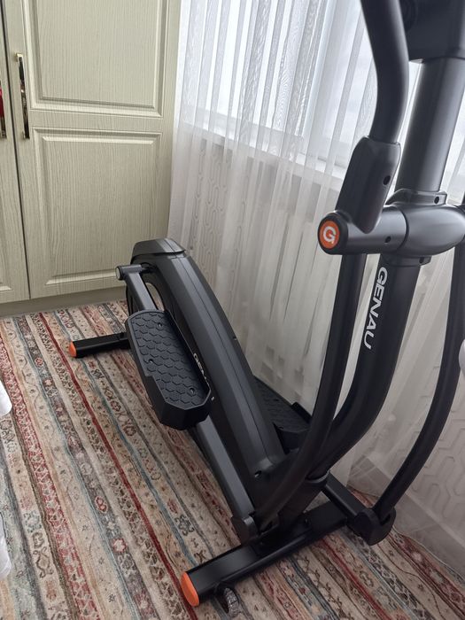 Продам эллиптический тренажер