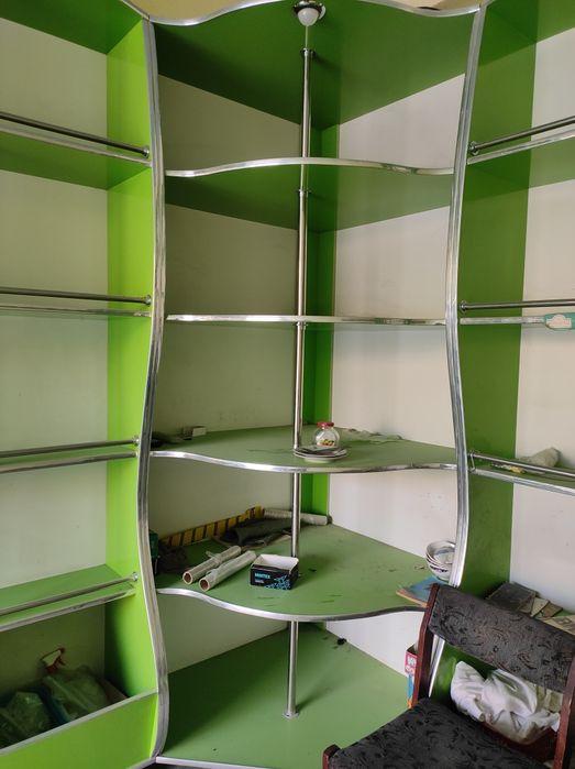 Полки для магазина.