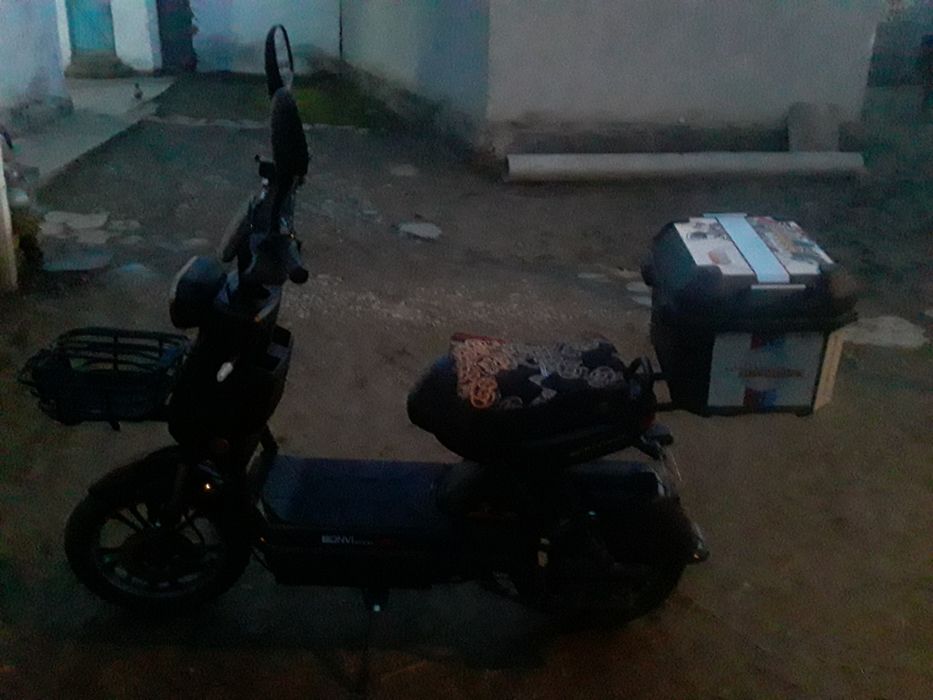 Sukuter yangi 3 oy xaydalgan srochna sotiladi