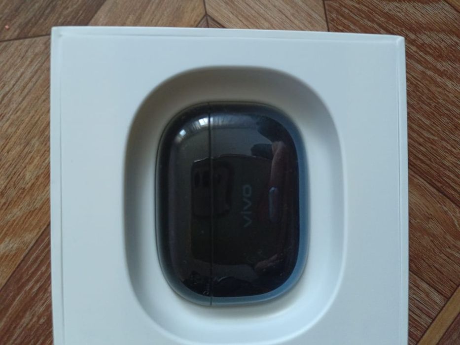 Продаю безпродной наушник новый