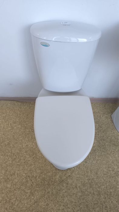 Унитаз и раковина. Состояние отличное