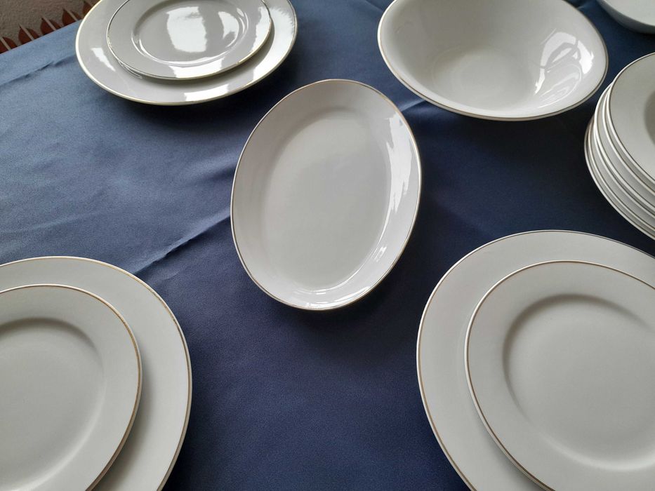 СЕРВИЗ ЗА ХРАНЕНЕ за 6 човека – 22 части