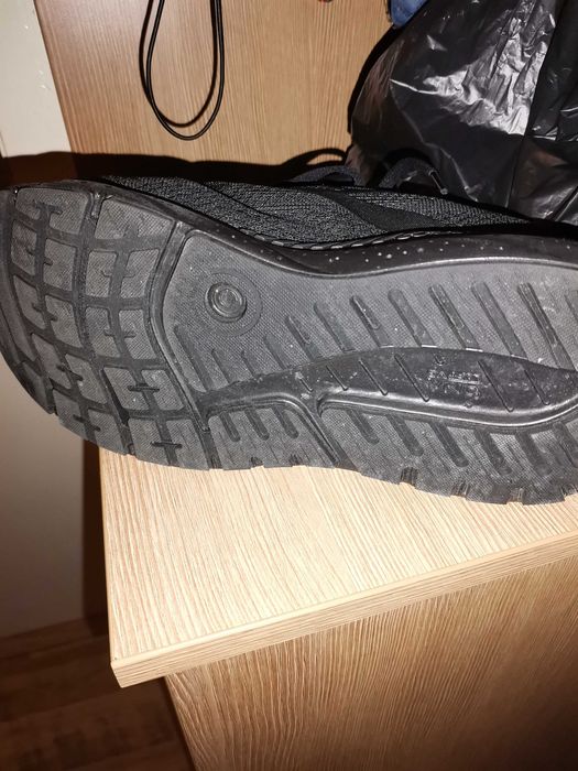 Маратонки Brooks