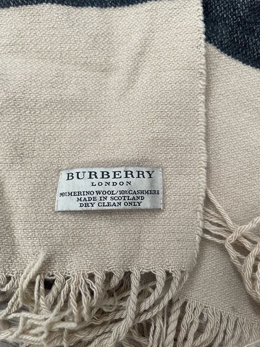 шал burberry.