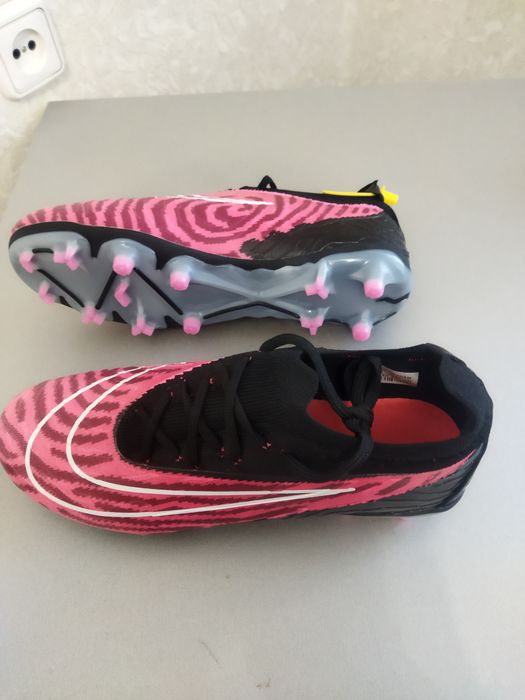 Продам бутцы новые