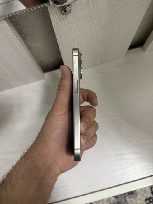 15 Pro 256 gb 80% 550$