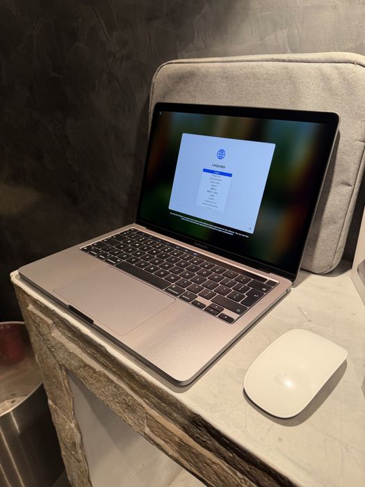 КАТО ЧИСТО НОВ Macbook Pro M1 13.3" + Magic Mouse + калъф