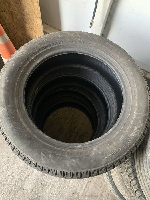 Комплект зимних шин 225/60/18