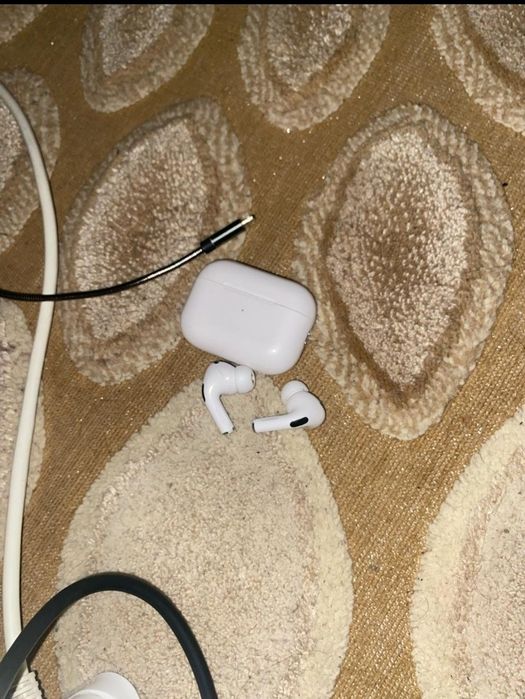 Продам AirPods Pro оригинал