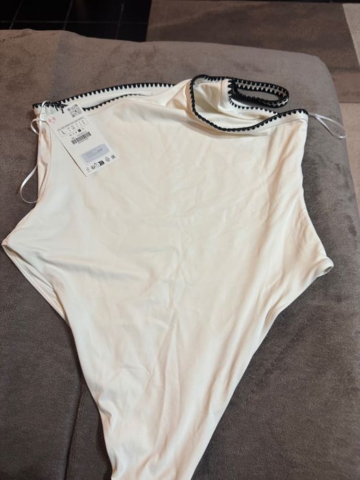 Цял бански с една презрамка